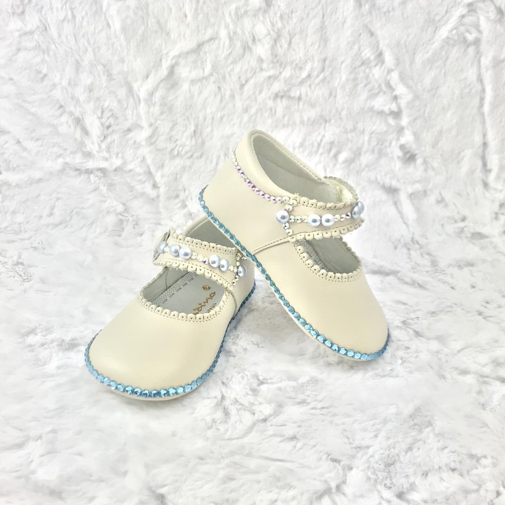 Baby Girl shoes with Swarovski crystals.